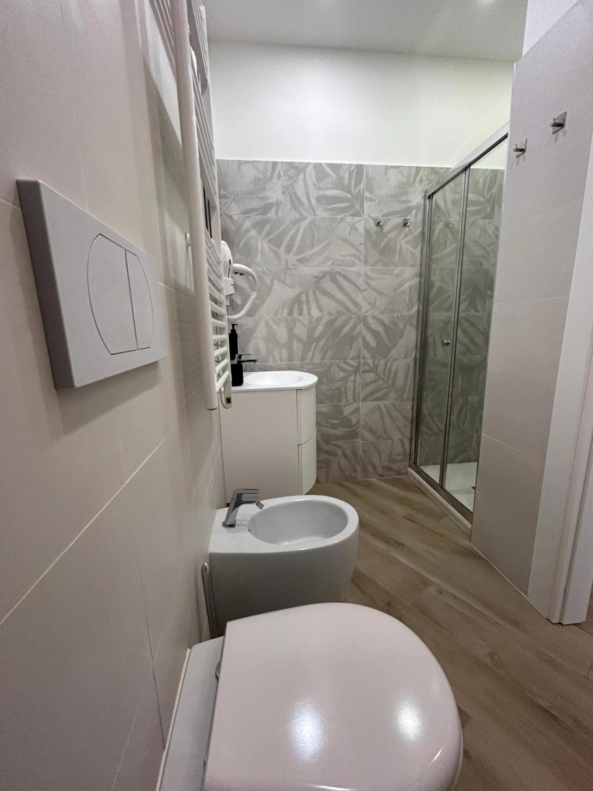 Modern Apartments Mm3 Afforifn Only 15 Min From Duomo Milan Bagian luar foto