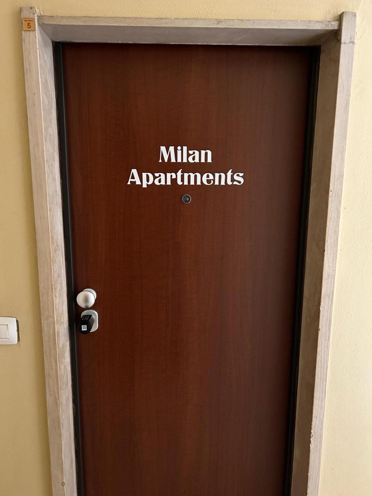 Modern Apartments Mm3 Afforifn Only 15 Min From Duomo Milan Bagian luar foto