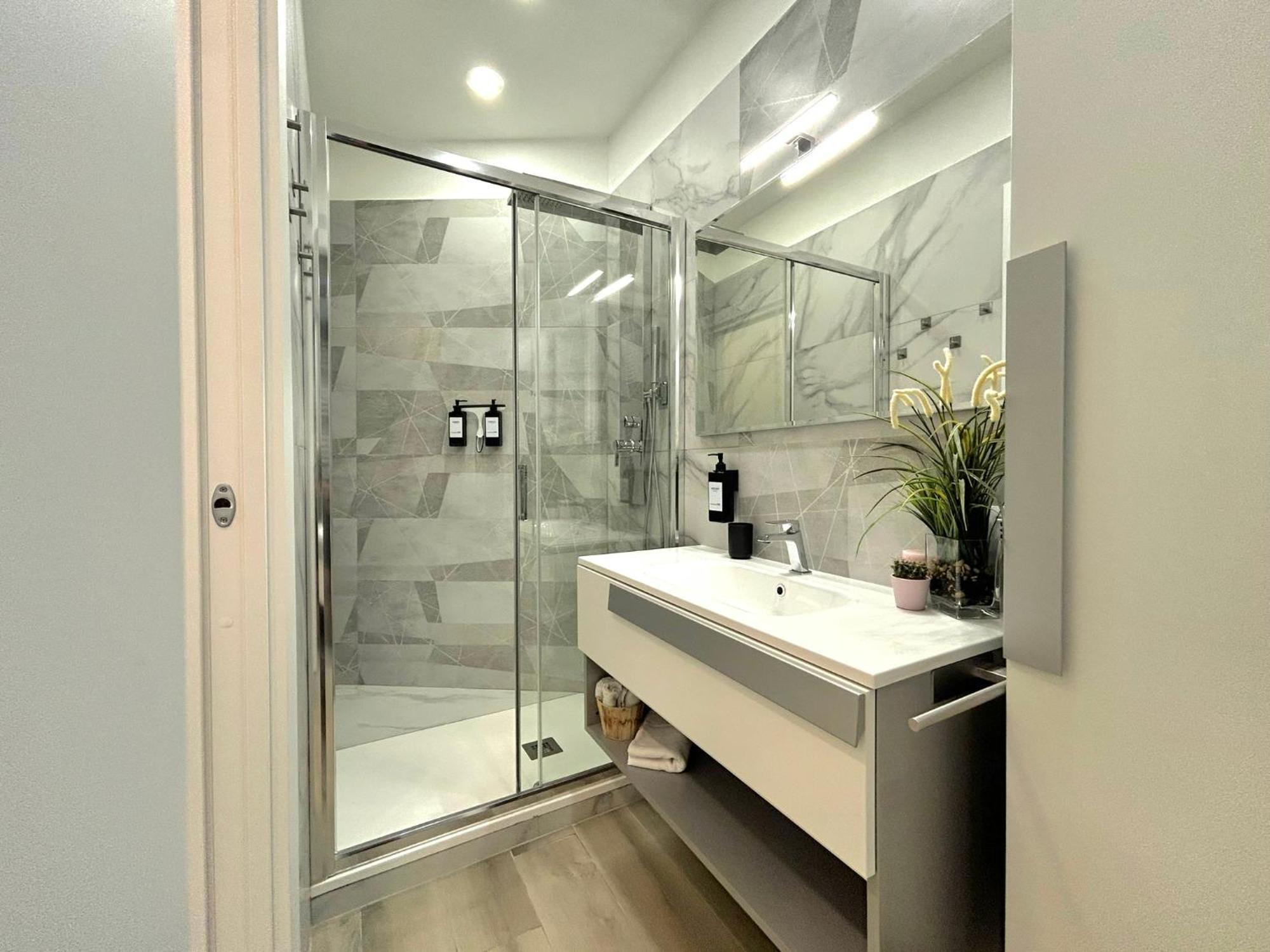 Modern Apartments Mm3 Afforifn Only 15 Min From Duomo Milan Bagian luar foto